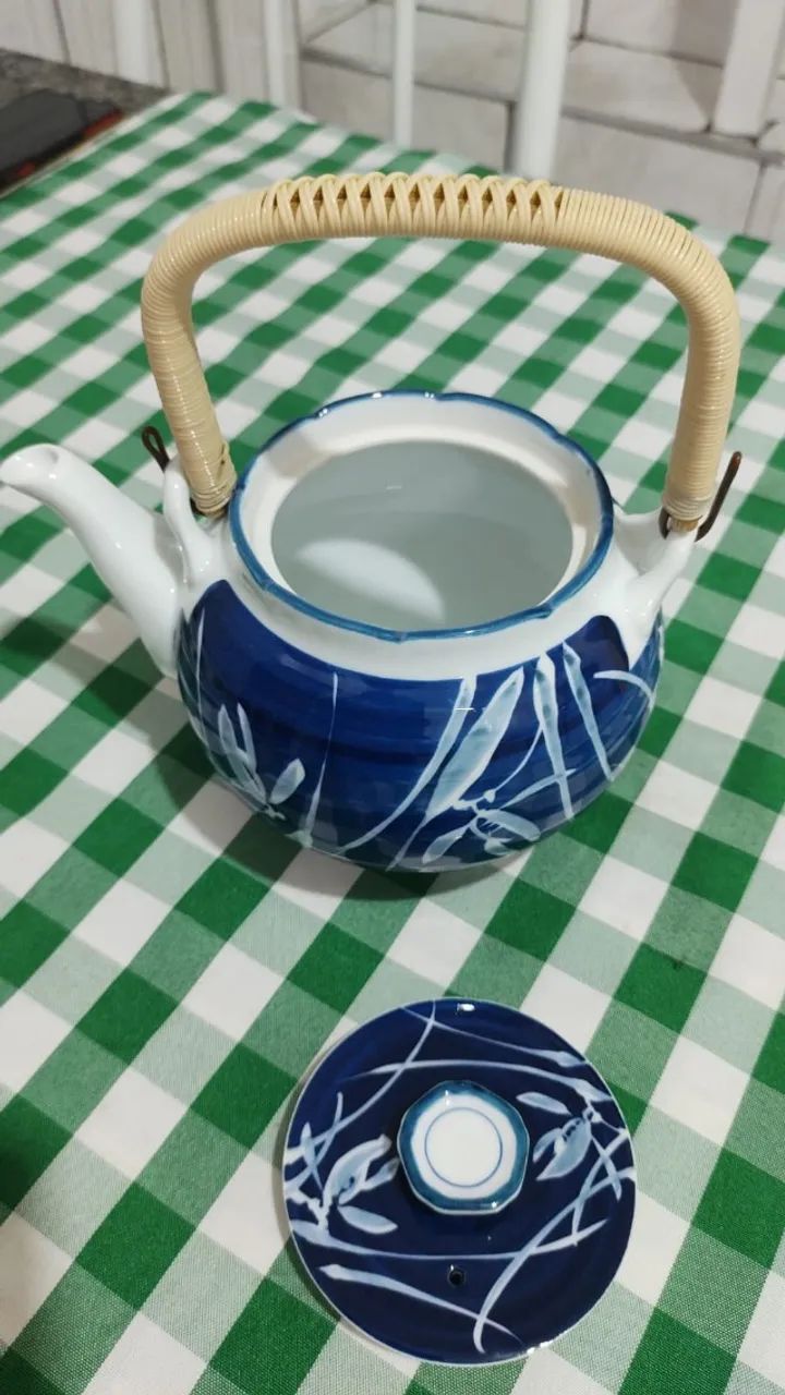 Bule grande azul com estampa de bambu e alça de bambu - Foto 4