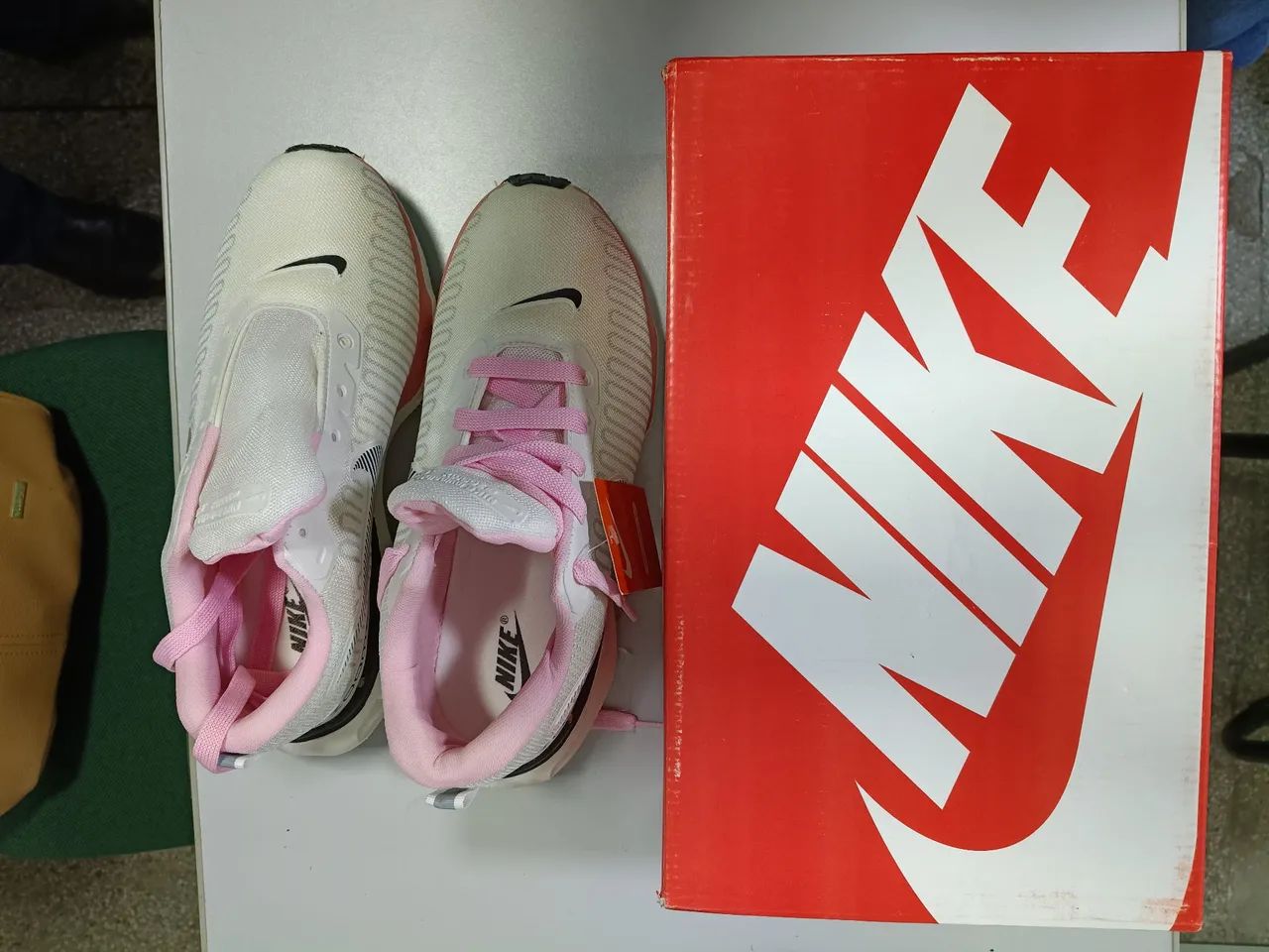 Tênis Nike Zoomx Invincible Run 3 Flyknit primeira linha