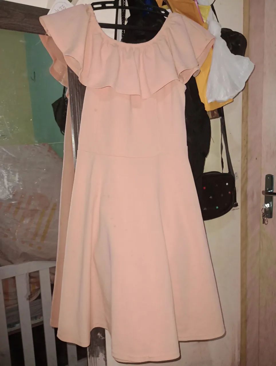 Roupas e sandálias  - Foto 3