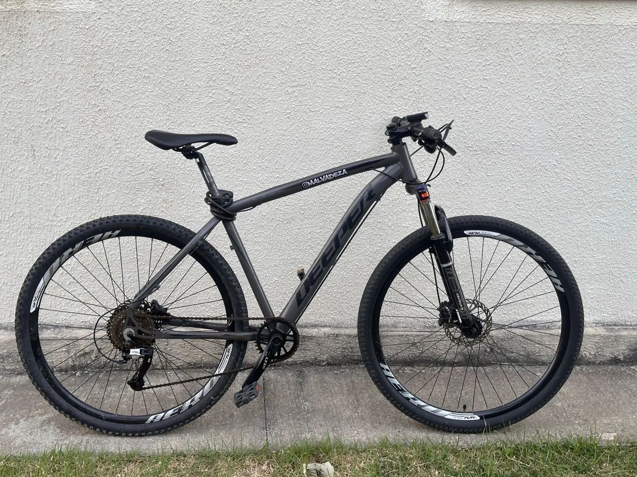 Bicicleta aro 29 semi profissional 