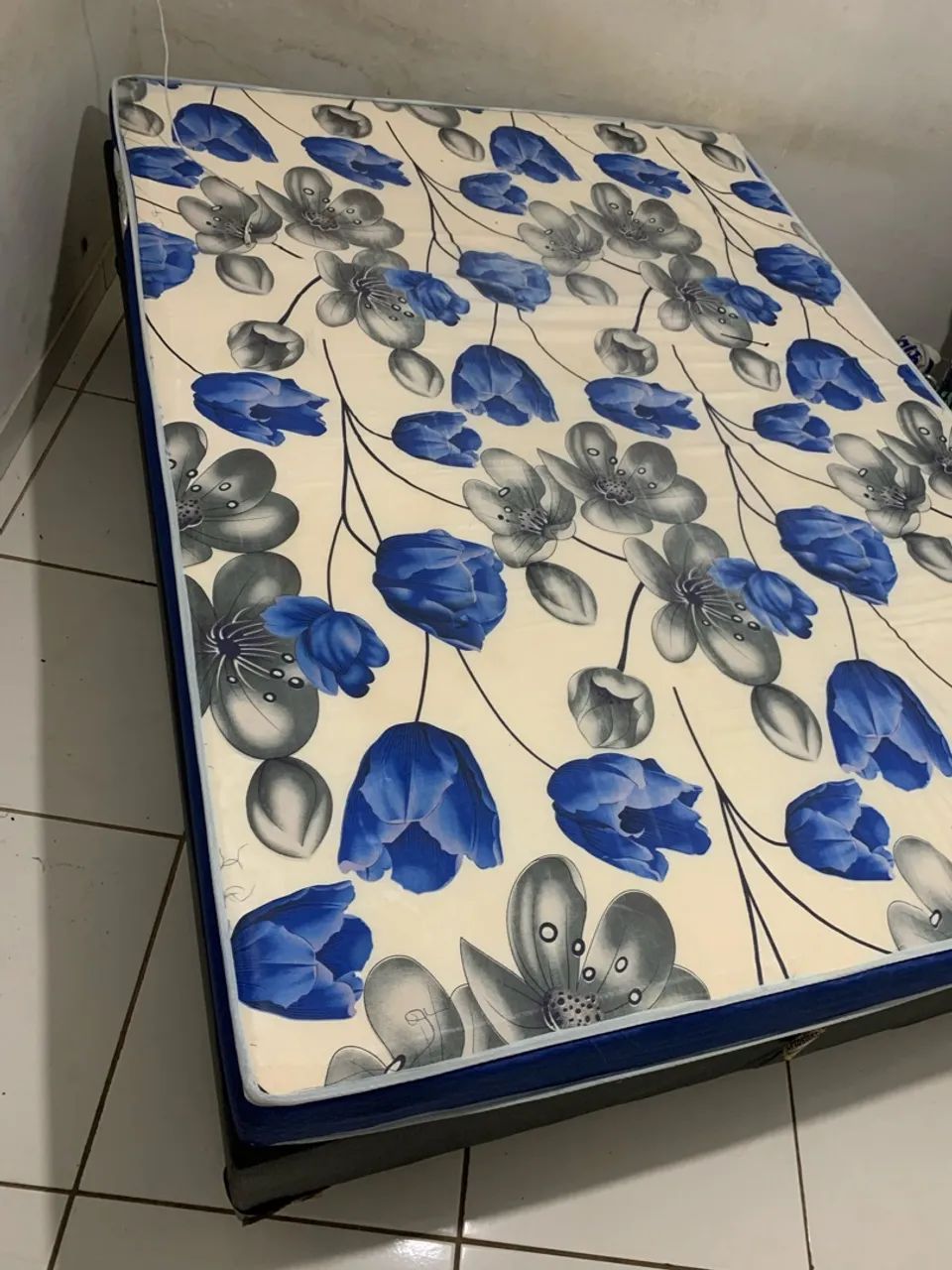 Guarda roupa e cama semi novo - Foto 3