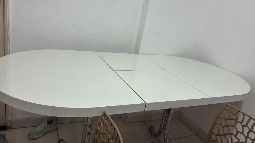 Mesa com quatro cadeiras  - Foto 2