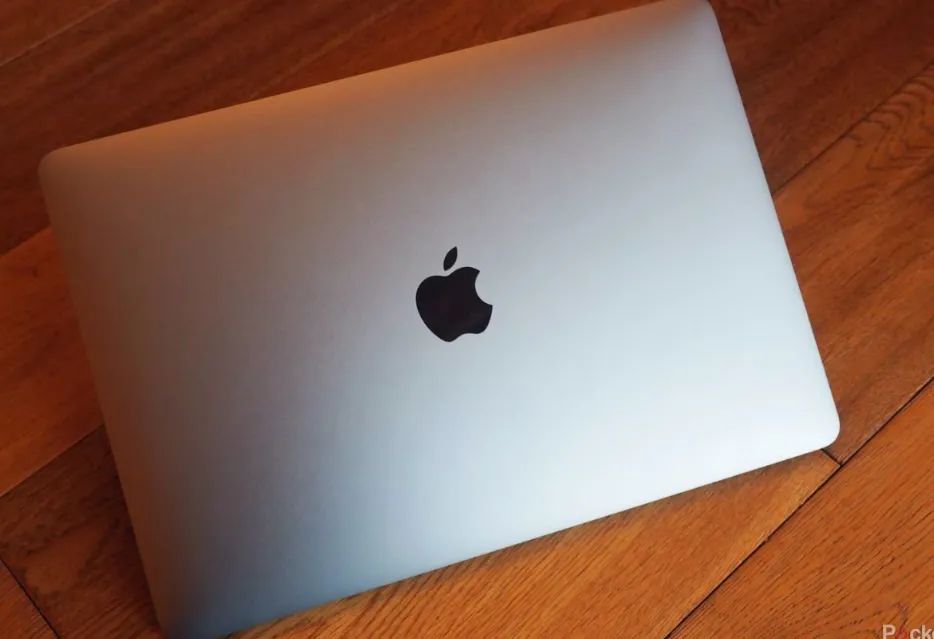 MacBook Pro 2018 - Foto 2