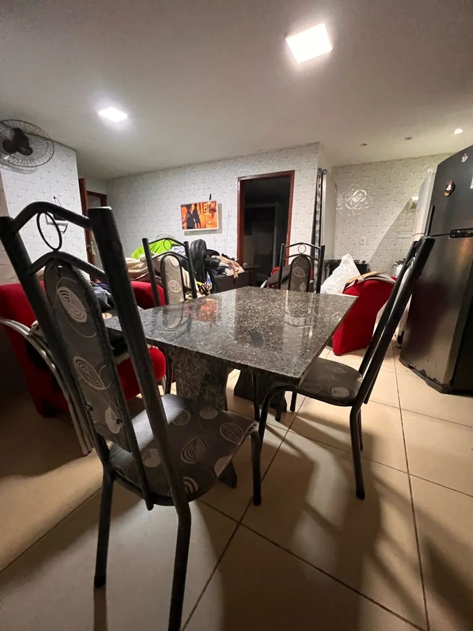 Mesa de mármore com 4 cadeiras  - Foto 5