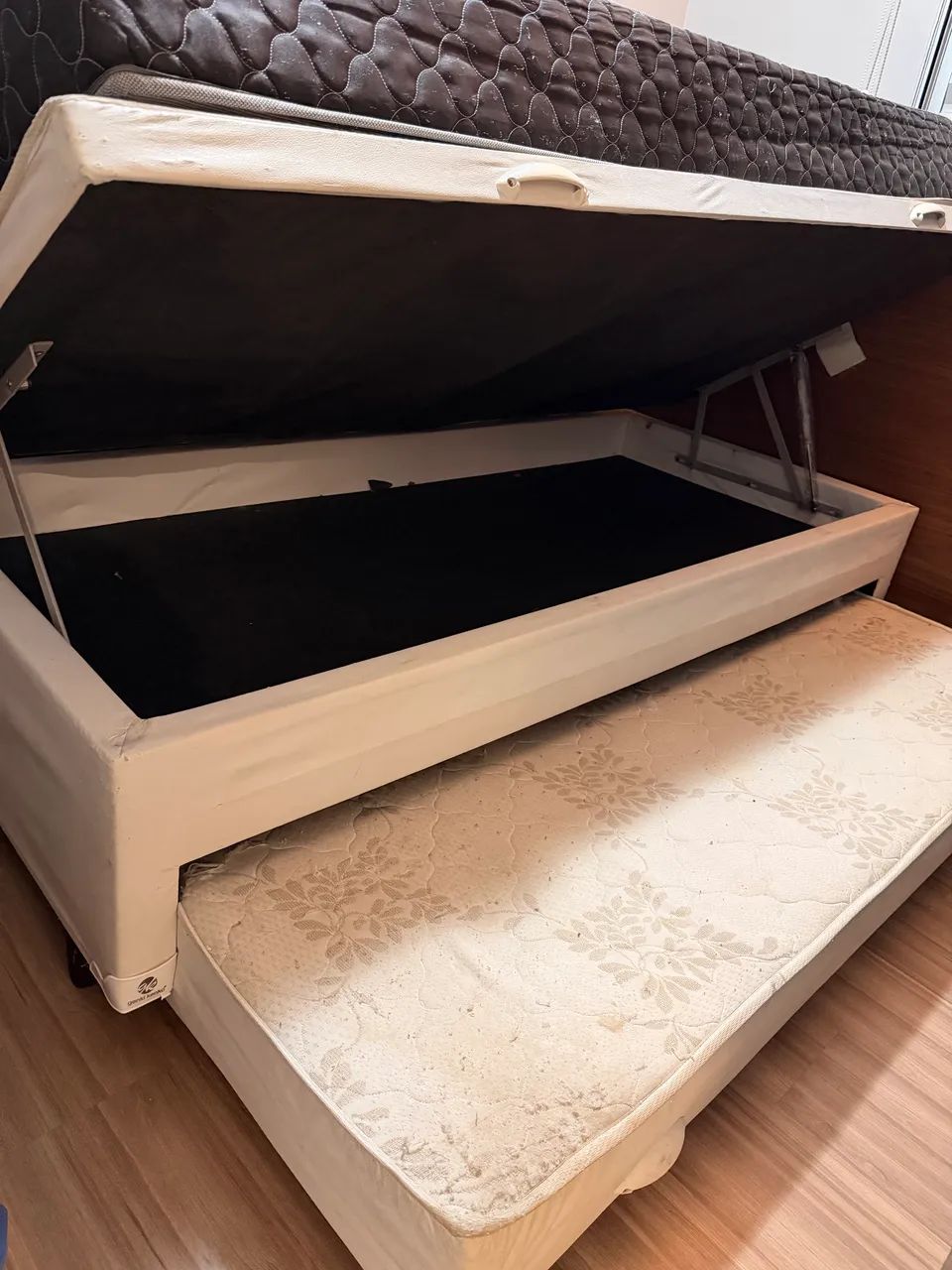 Cama box, 2 colchões - Foto 3