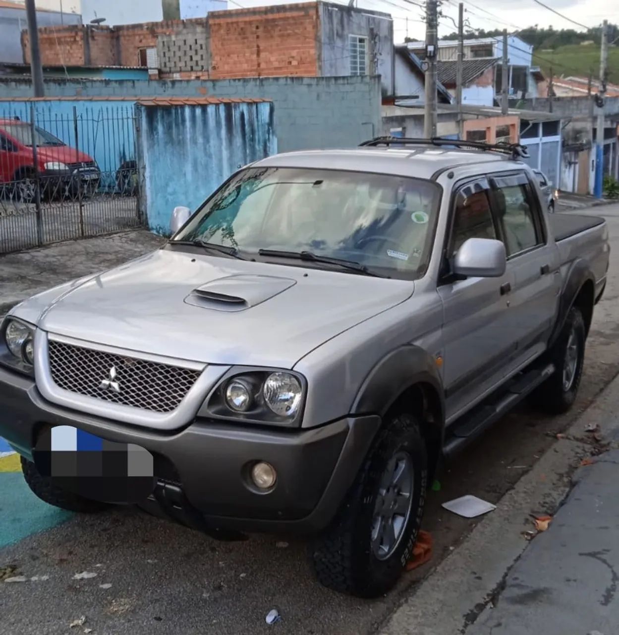 Mitsubishi L200 2012