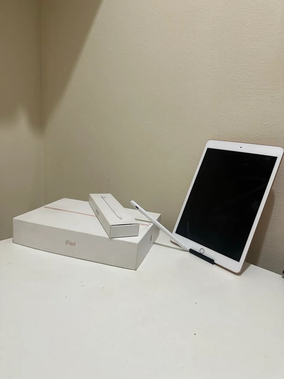 iPad 8ª g+ caixa original+ caixinha 