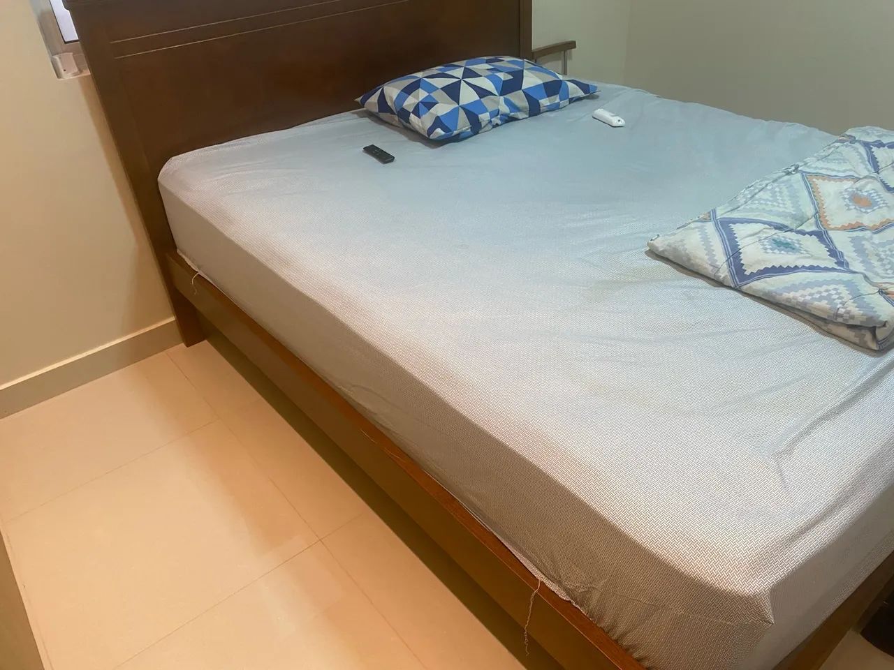 Cama de Casal de Madeira com Cabeceira e Colchão - Foto 3
