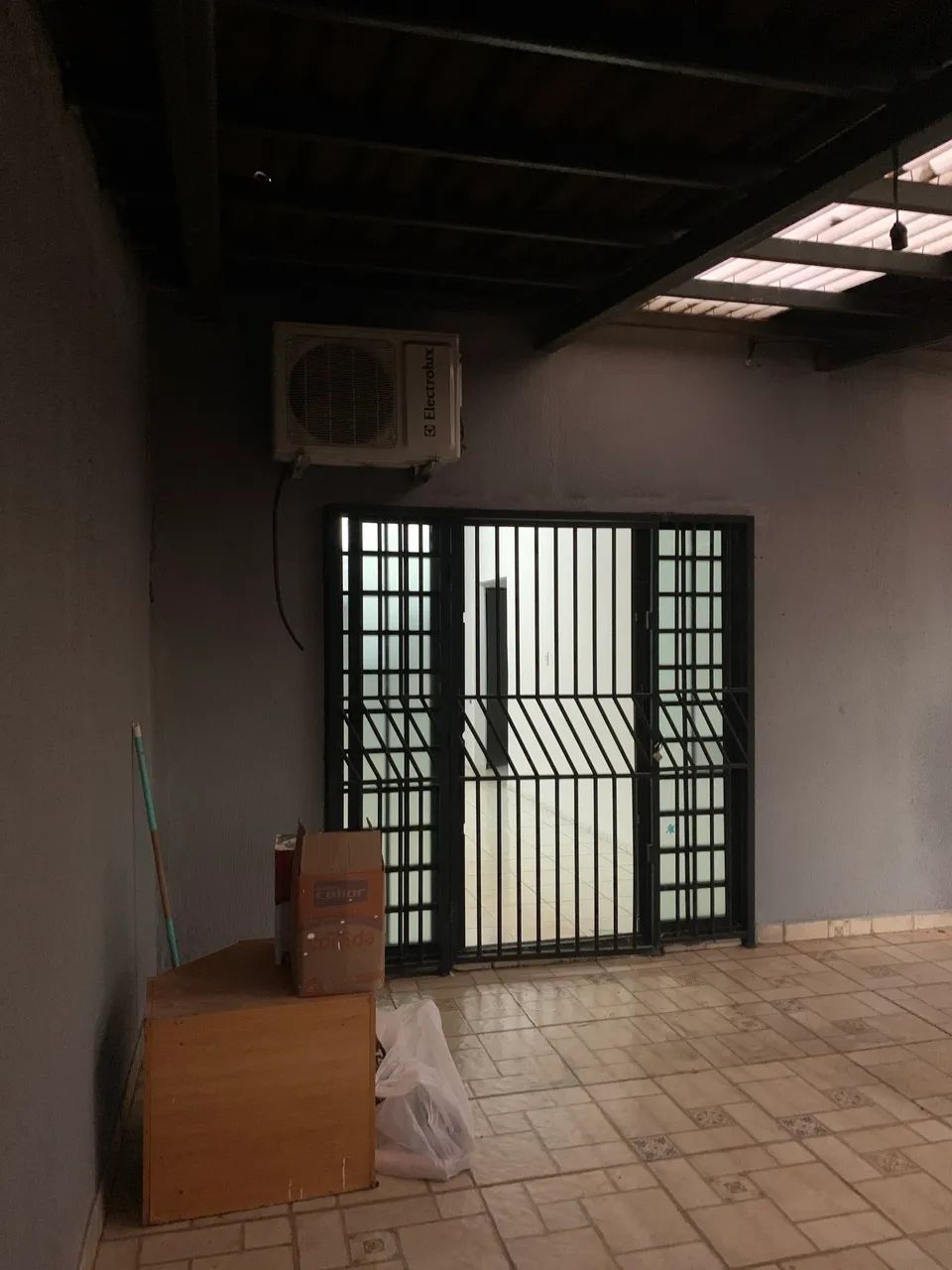 Casa 2 quartos em meio lote - Foto 4