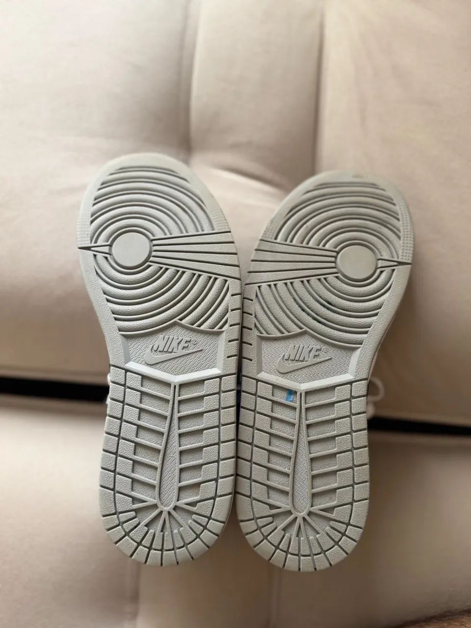 Nike Air Jordan 1 Mid na colorway - Foto 4