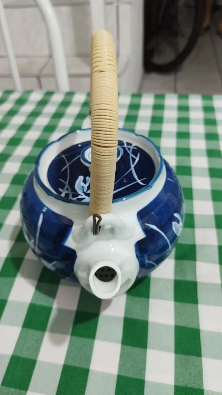 Bule grande azul com estampa de bambu e alça de bambu - Foto 2