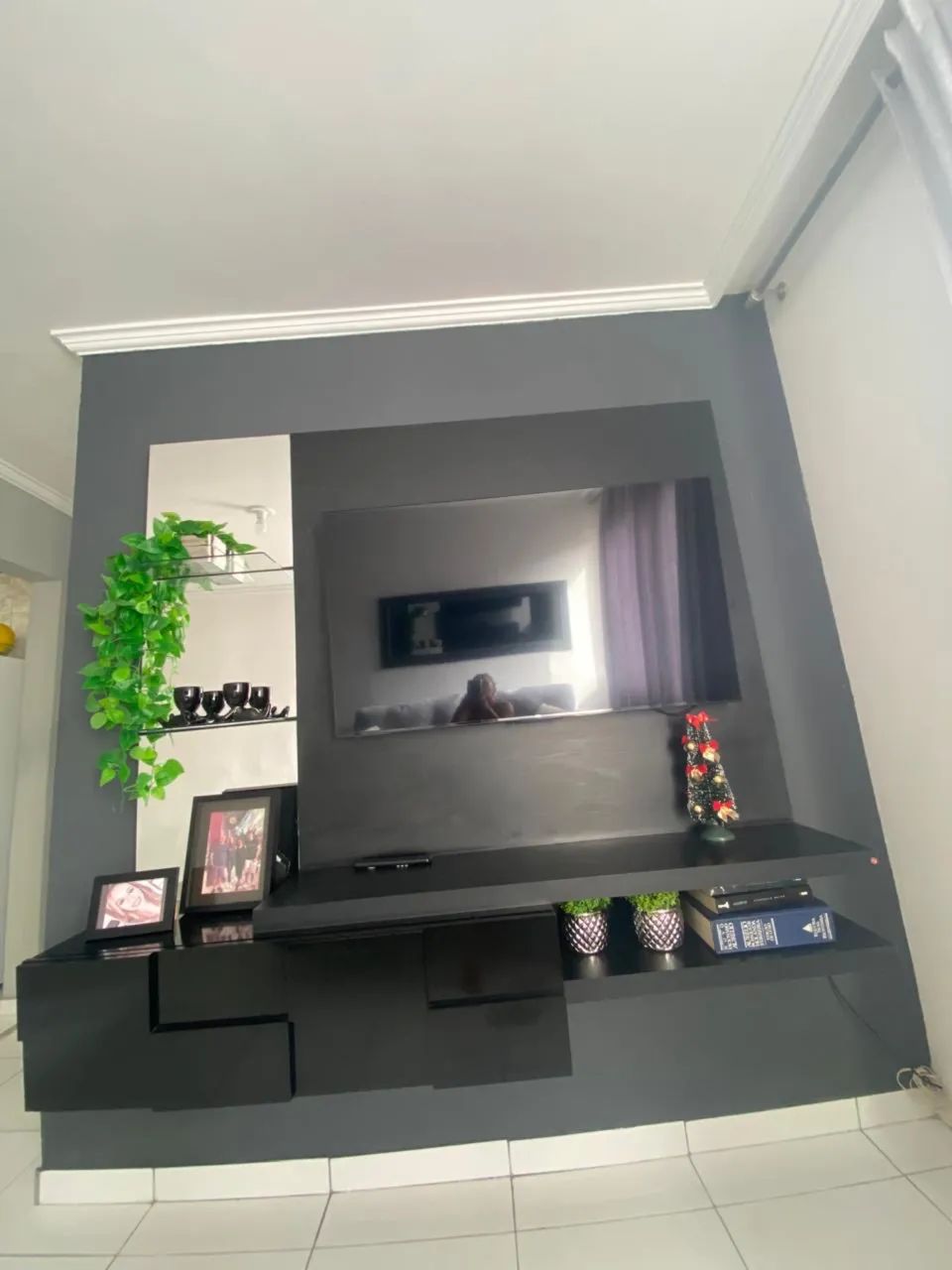 TV Stand in Excellent Condition
