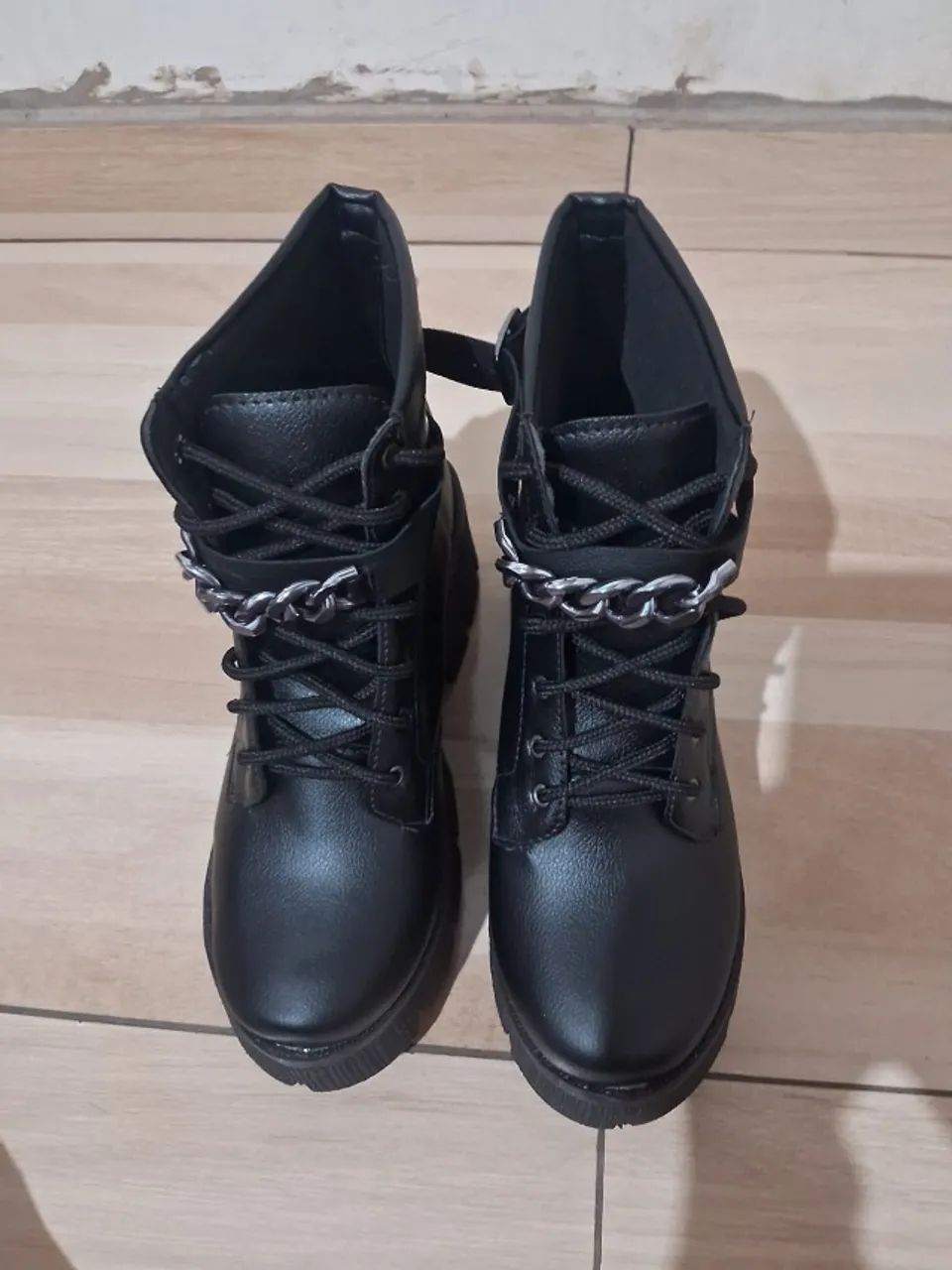 BOTA PRETA DE CANO BAIXO