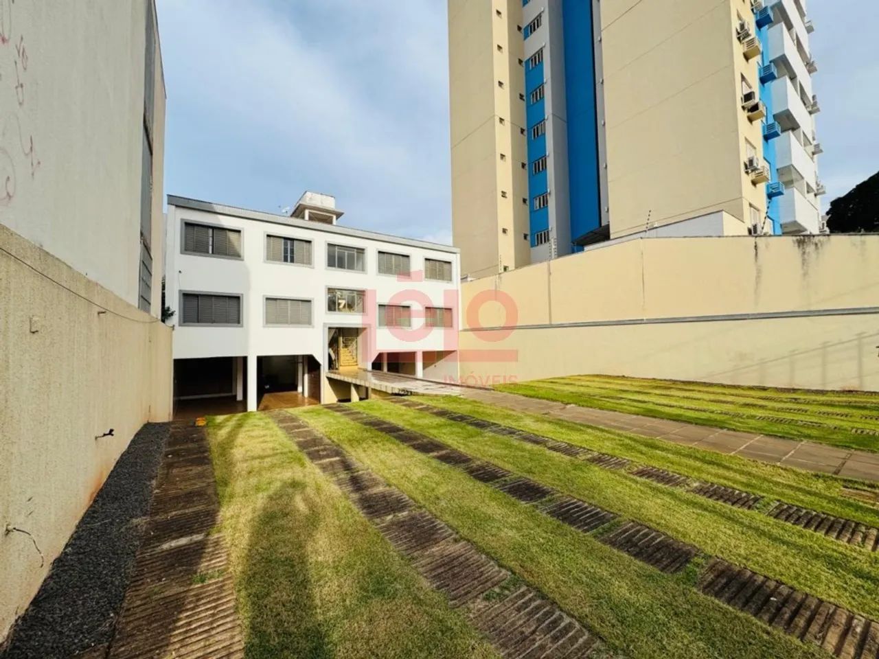Prédio com 4 apartamentos de 82 m2 de área útil. - Foto 3