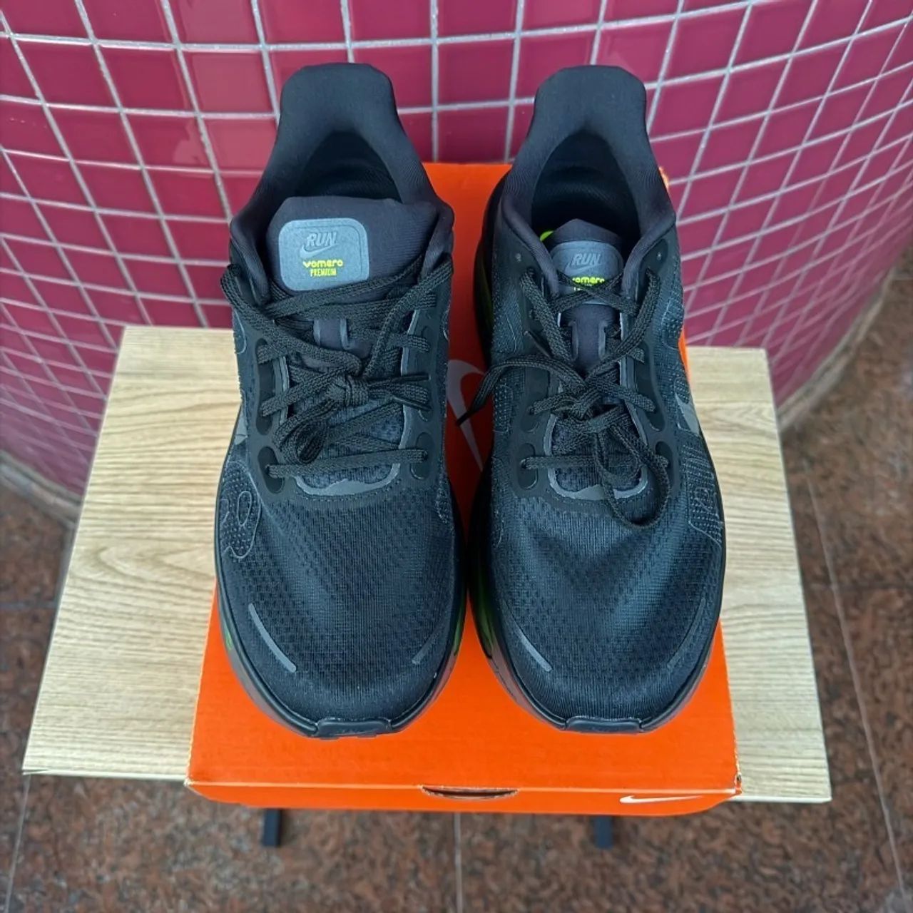 Nike Vomero Premium Black Volt Original - com Caixa e Nota Fiscal - Foto 5