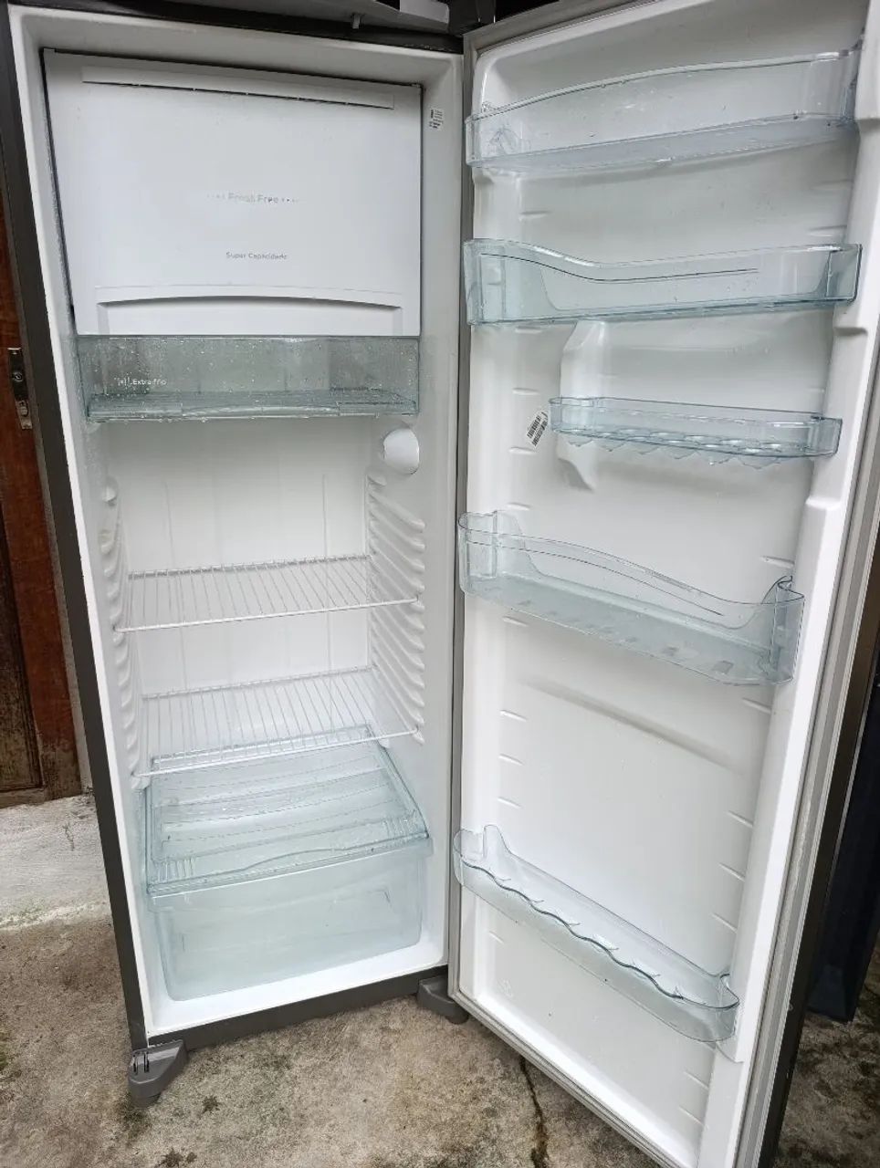 Geladeira Frost Free 342 litros semi nova - Foto 4