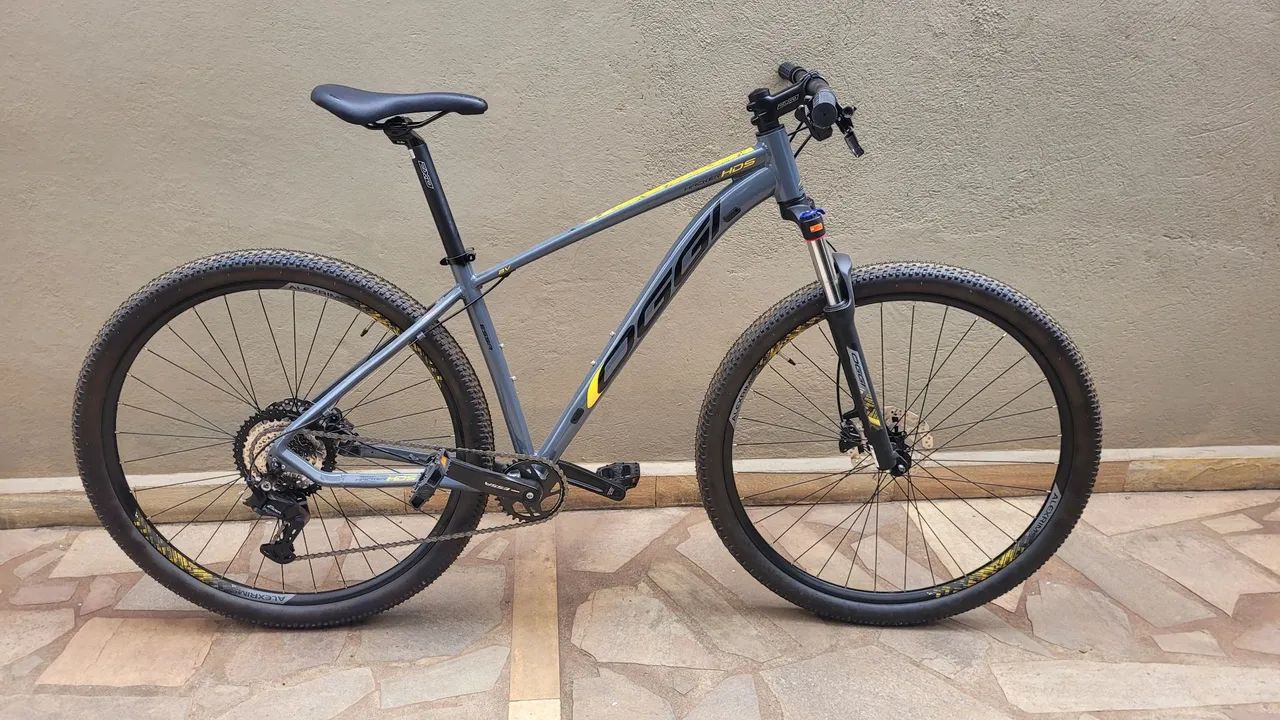 Bicileta OGGI Hacker HDS ESSA 17"