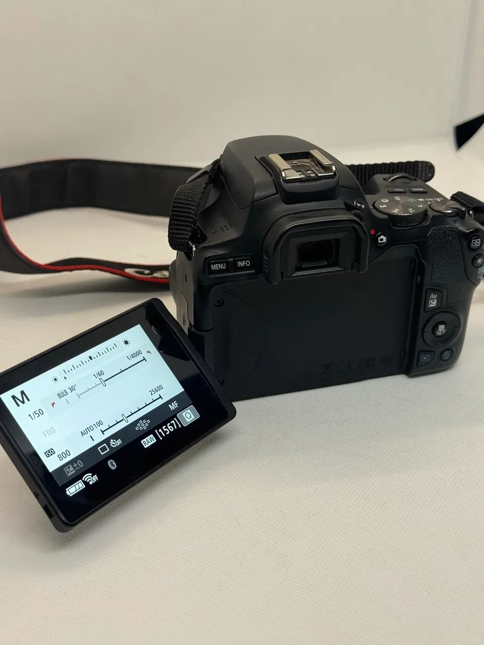 Câmera Canon SL3 4k com kit de lentes e flash externo - Foto 2