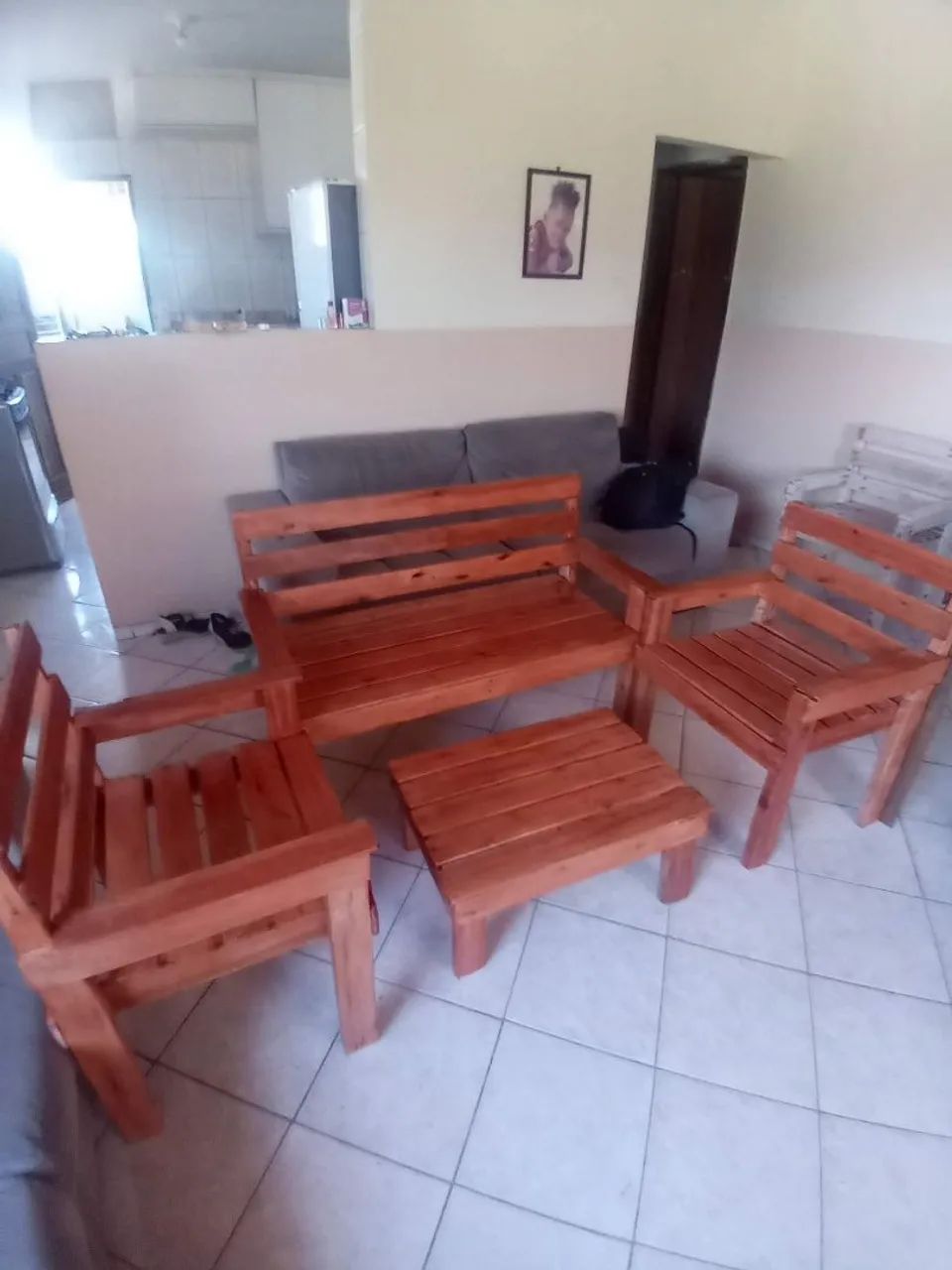 Conjunto de bancos e poltronas rústico