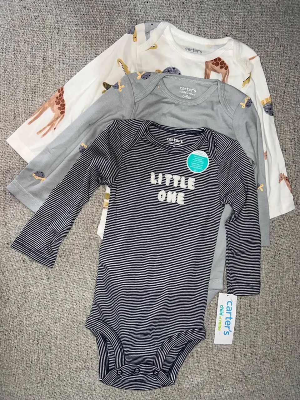 Kit 3 bodys manga comprida Carters novo - Foto 2