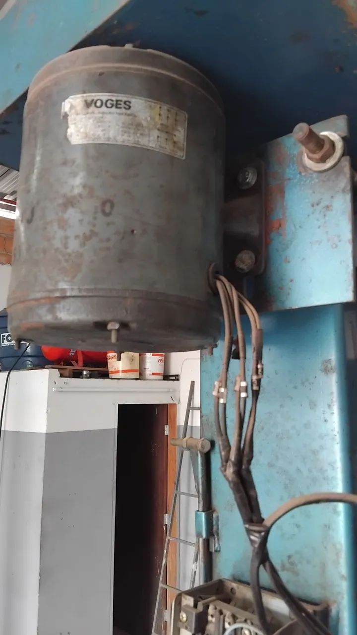 Elevador automotivo 2.400 kg  - Foto 3