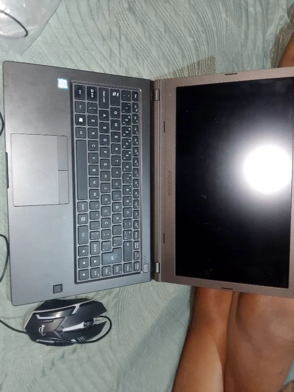Vende-se um notebook 