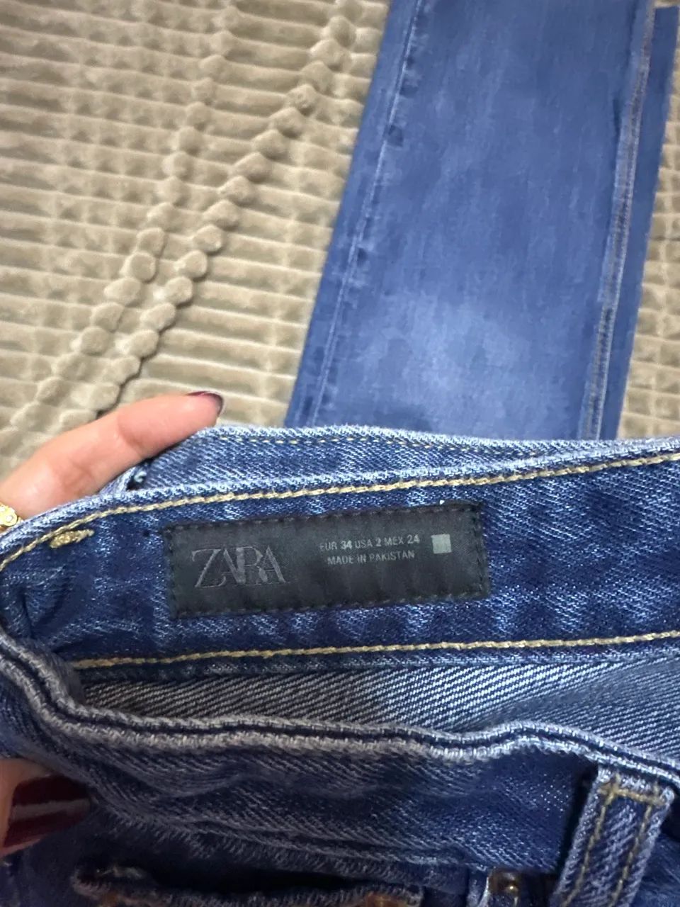 Calça jeans Zara tamanho 34 - Foto 4