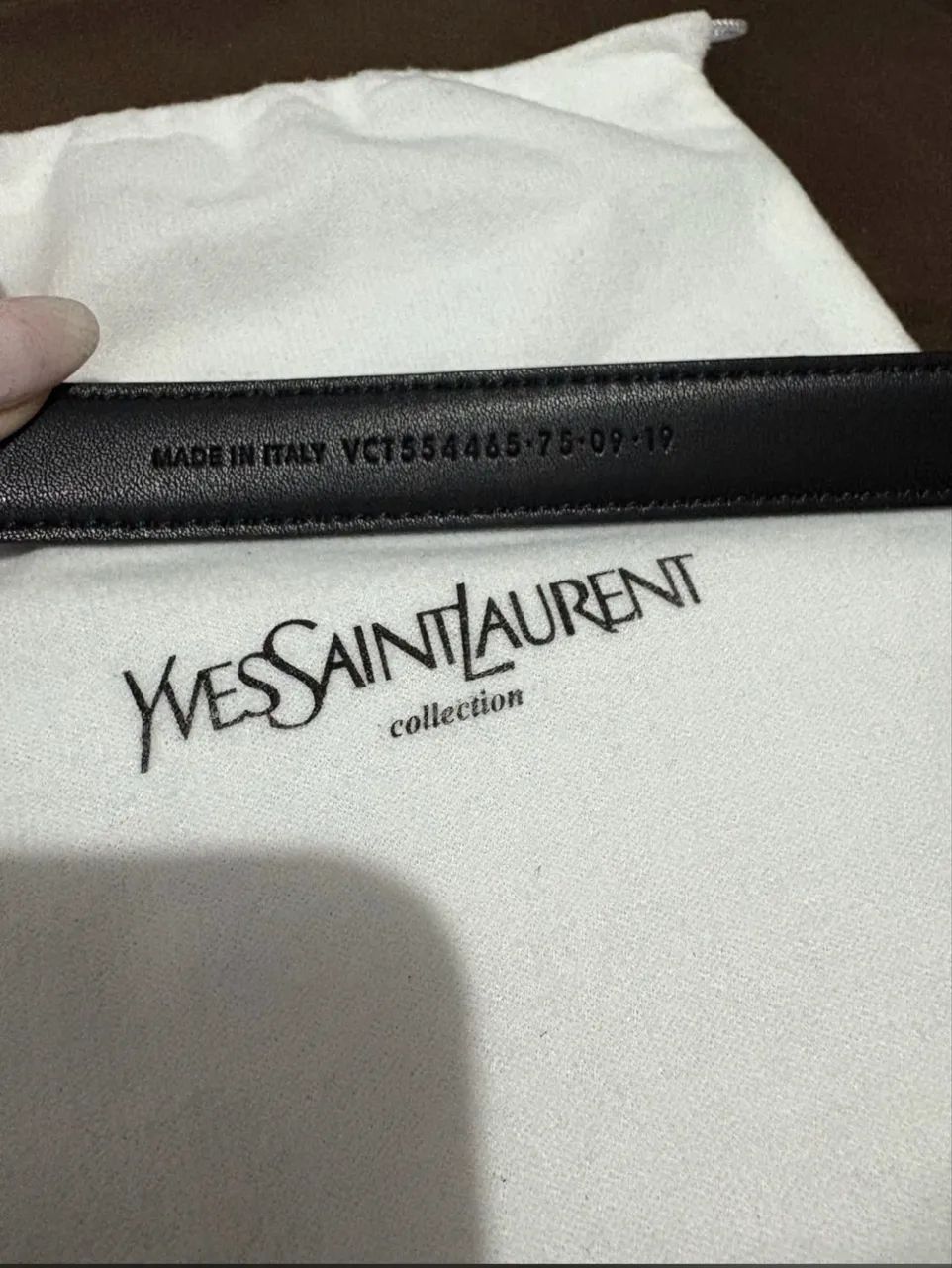 Cinto Yves saint laurent preto com fivela dourada 80 cm - Foto 4