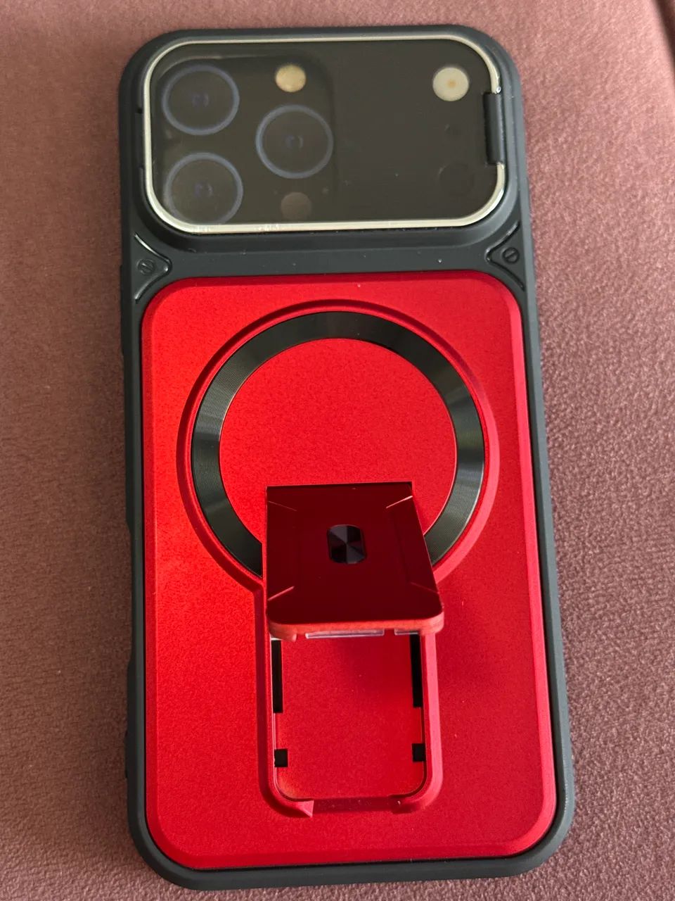 Capa vermelha magnética para iPhone 16 pro max  - Foto 2