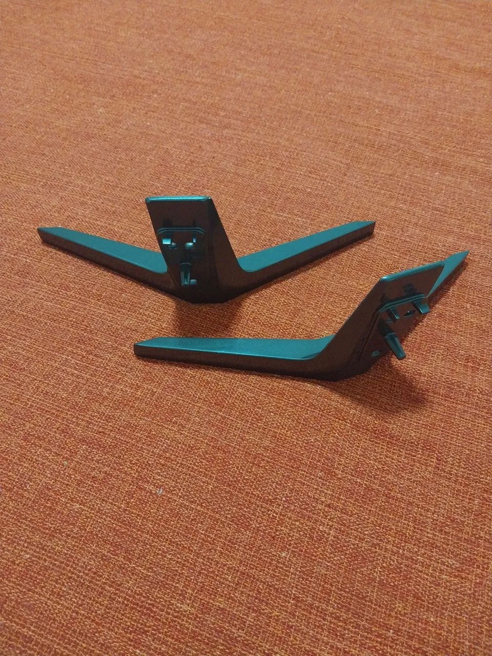 Pé Suporte A B para TV LG até 75 polegadas, sem parafusos - Foto 3