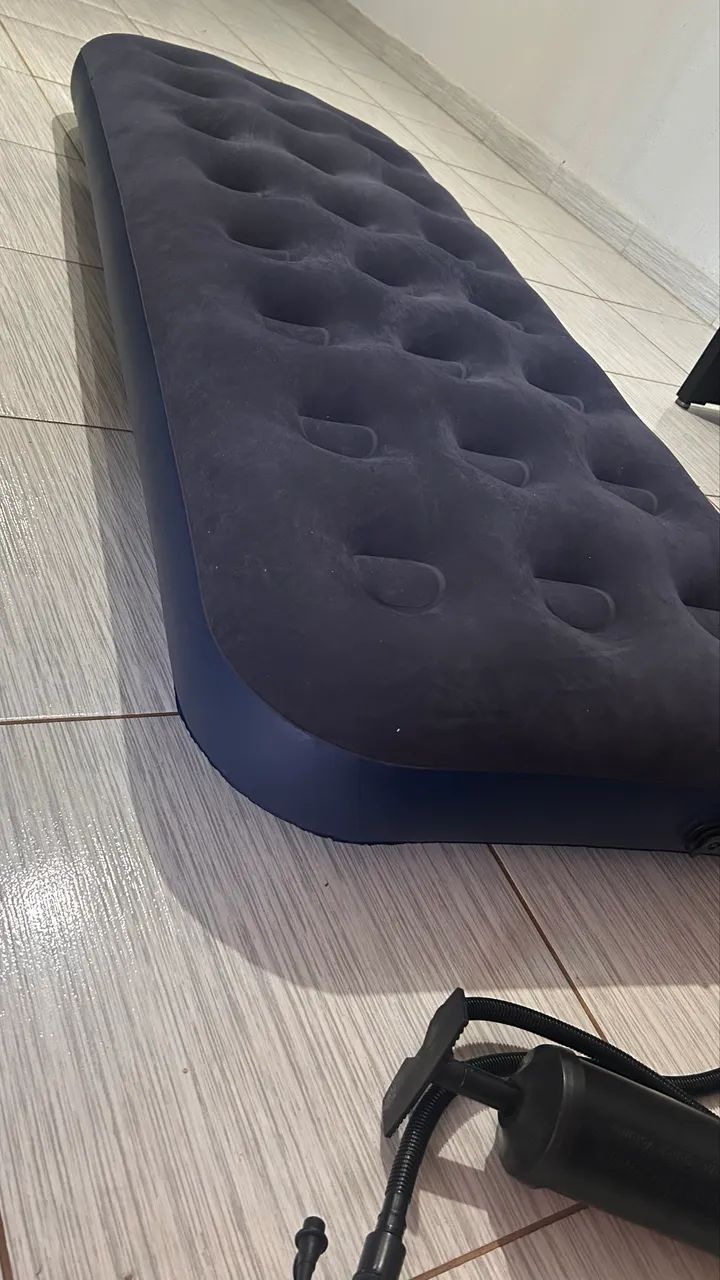 COLCHÃO INFLÁVEL DE SOLTEIRO + BOMBA