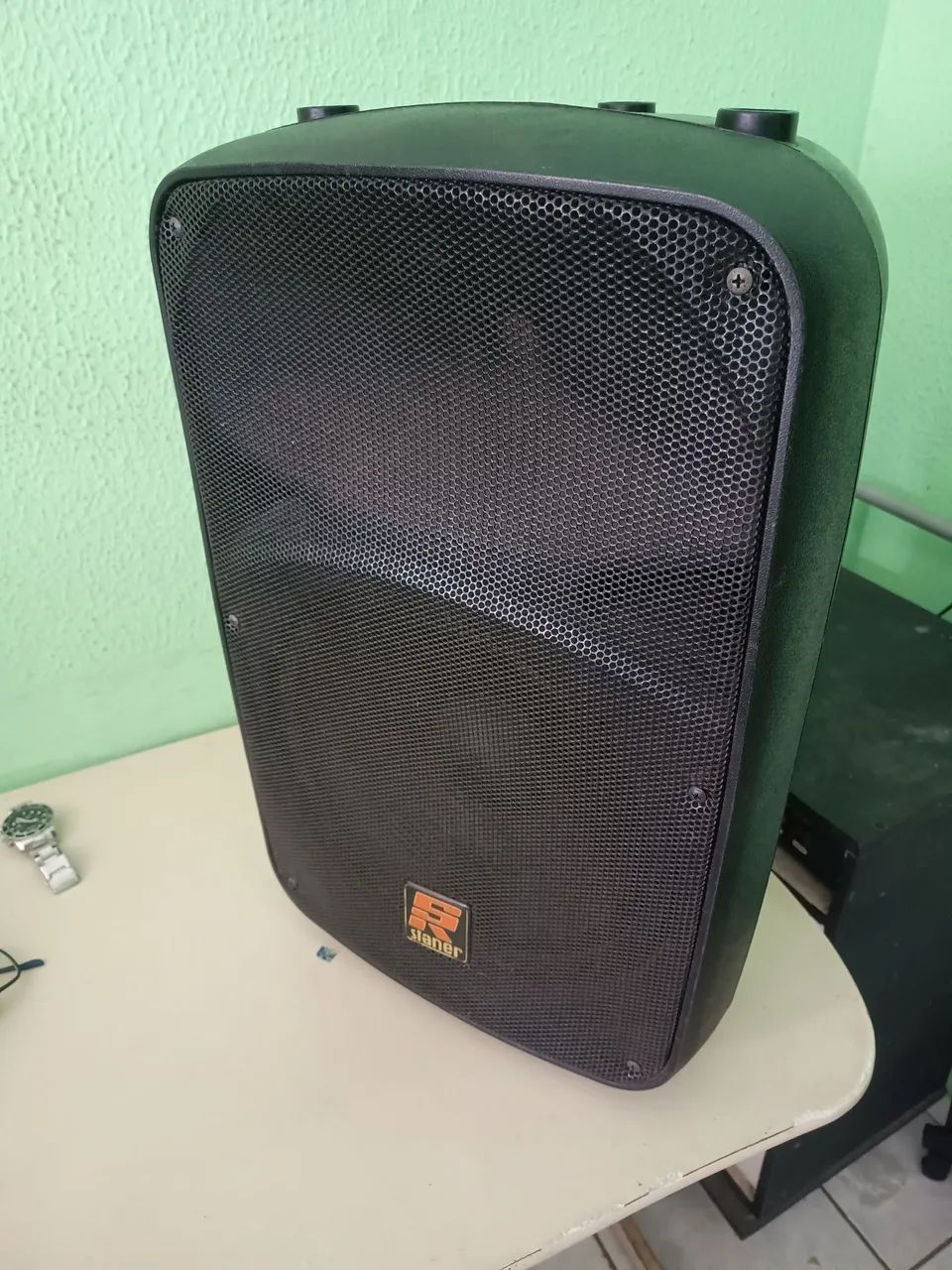 Caixa de som amplificada 