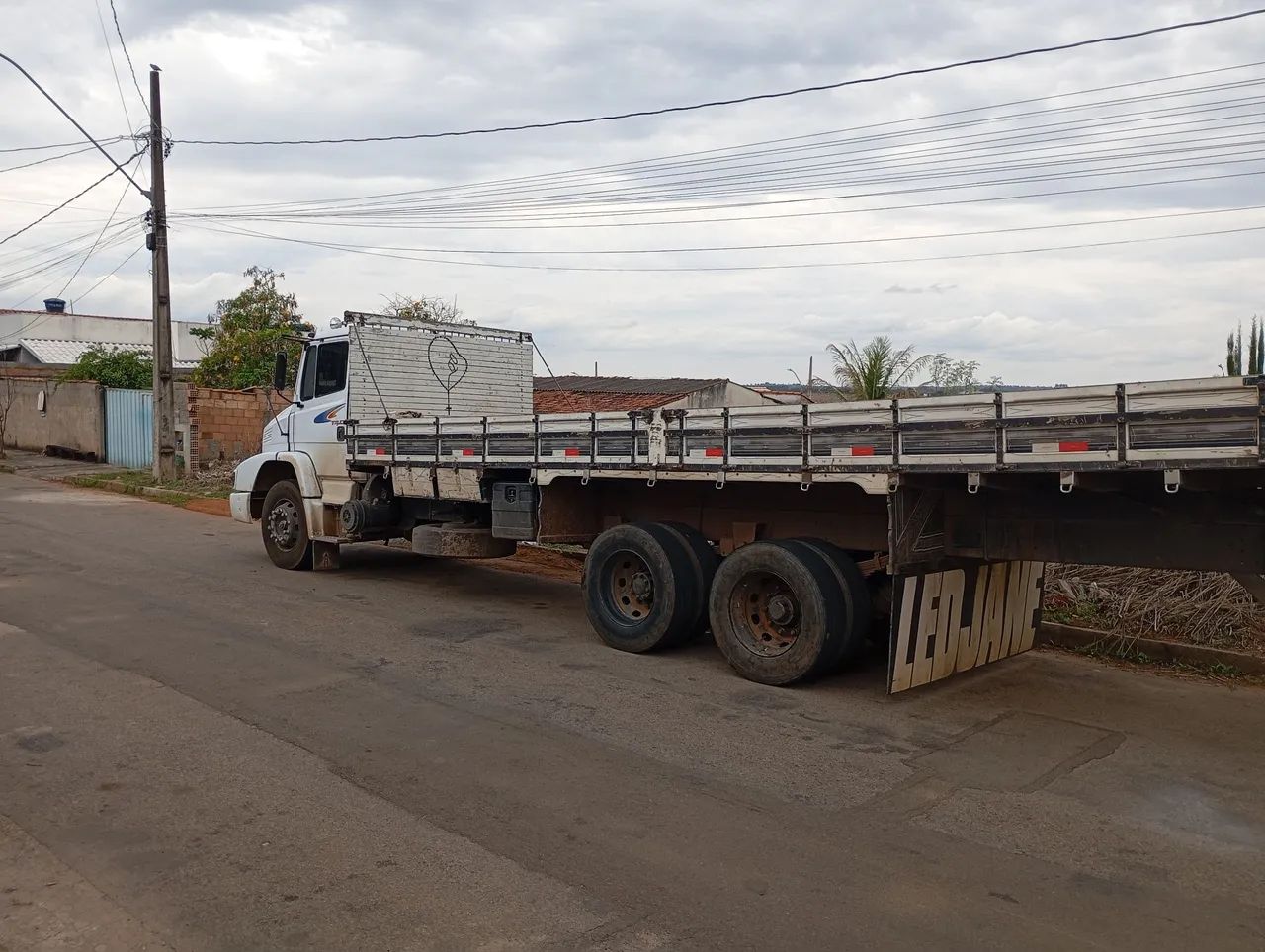 Caminhão Mercedes bens  - Foto 2