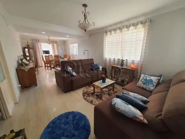 Casa à venda com 4 quartos no Jardim Boa Esperança, Campinas.