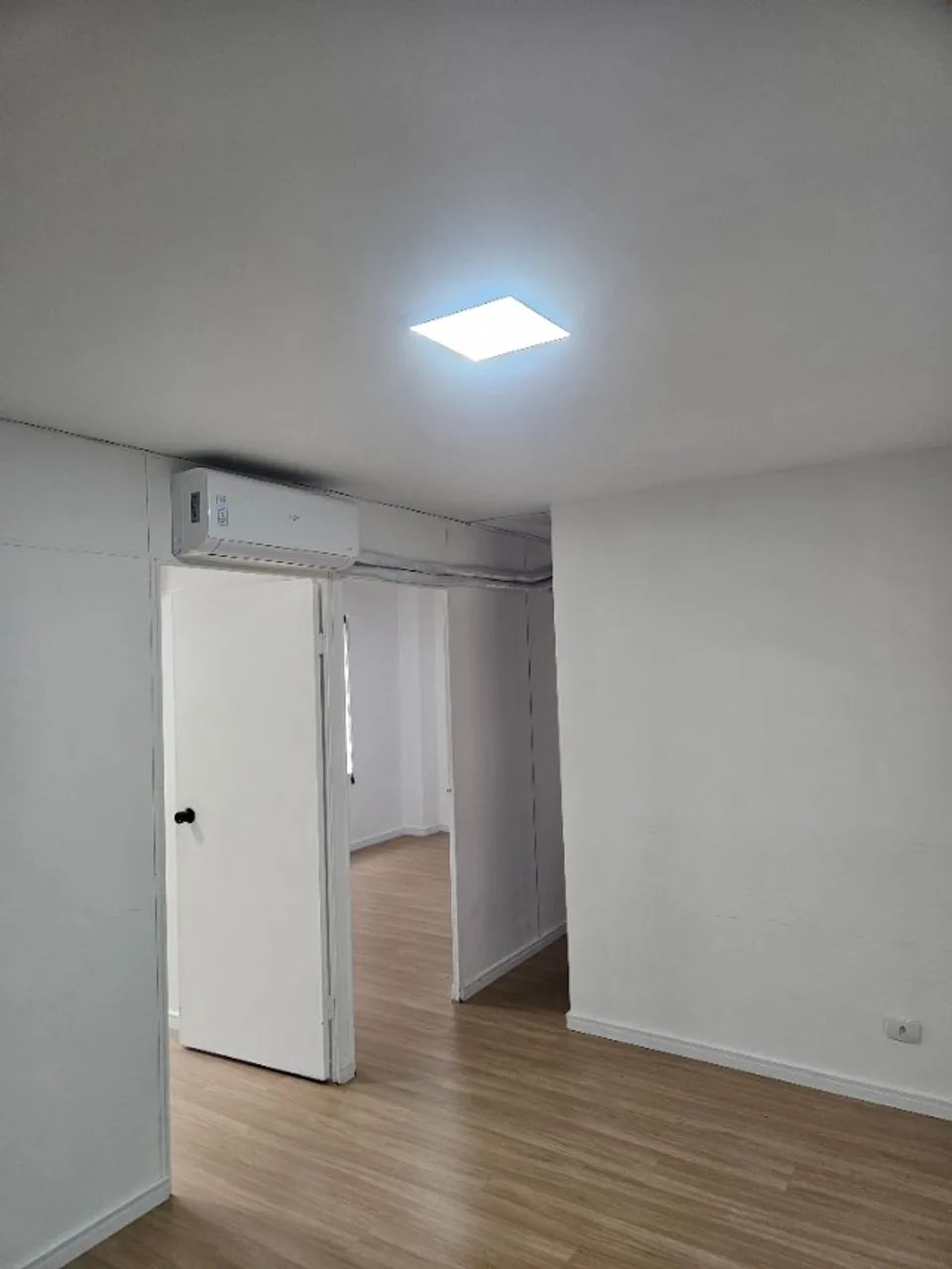 Alugo sala comercial centro de curitiba - Foto 5