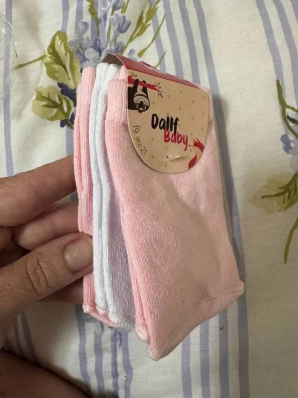meias para bebe cor rosa e branco kit com 3 pares