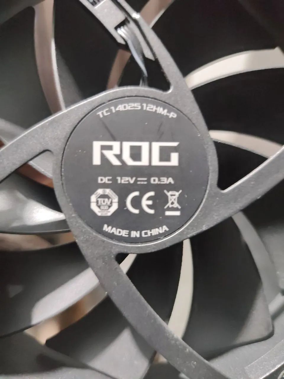 4 FANS 140MM PWM ROG HYPERION  - Foto 3