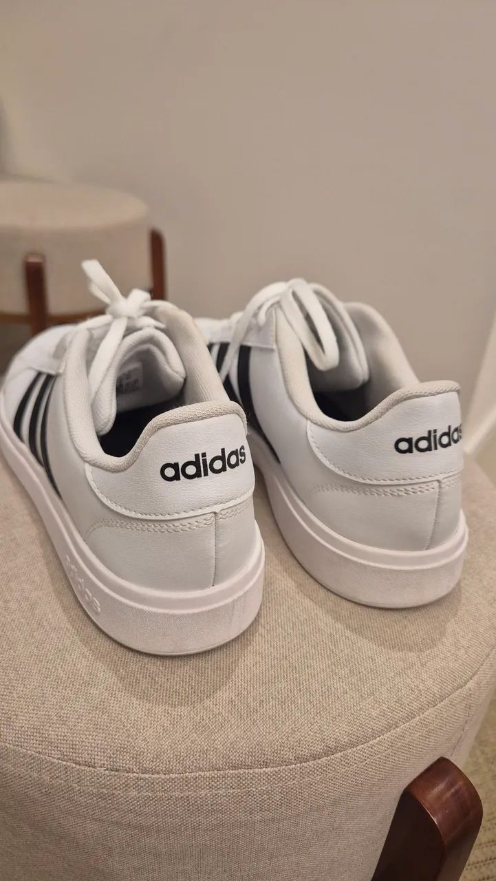 Tênis Adidas 43