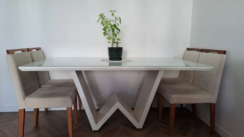 Mesa branca retangular + 6 cadeiras 