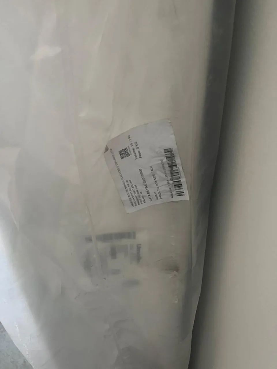 Cama de casal nova e embalada 