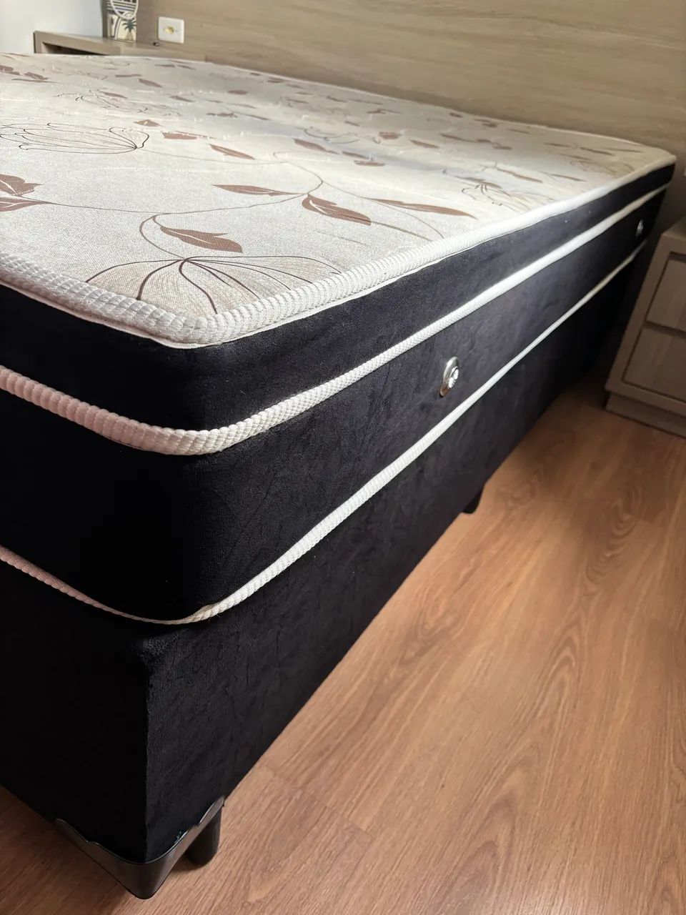 Cama Box Queen + Colchão com sistema de massagem - Foto 4