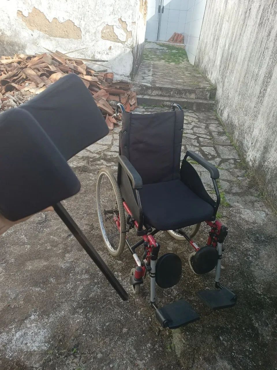 Cadeira de rodas reclinável (nova de marca boa) - Foto 4