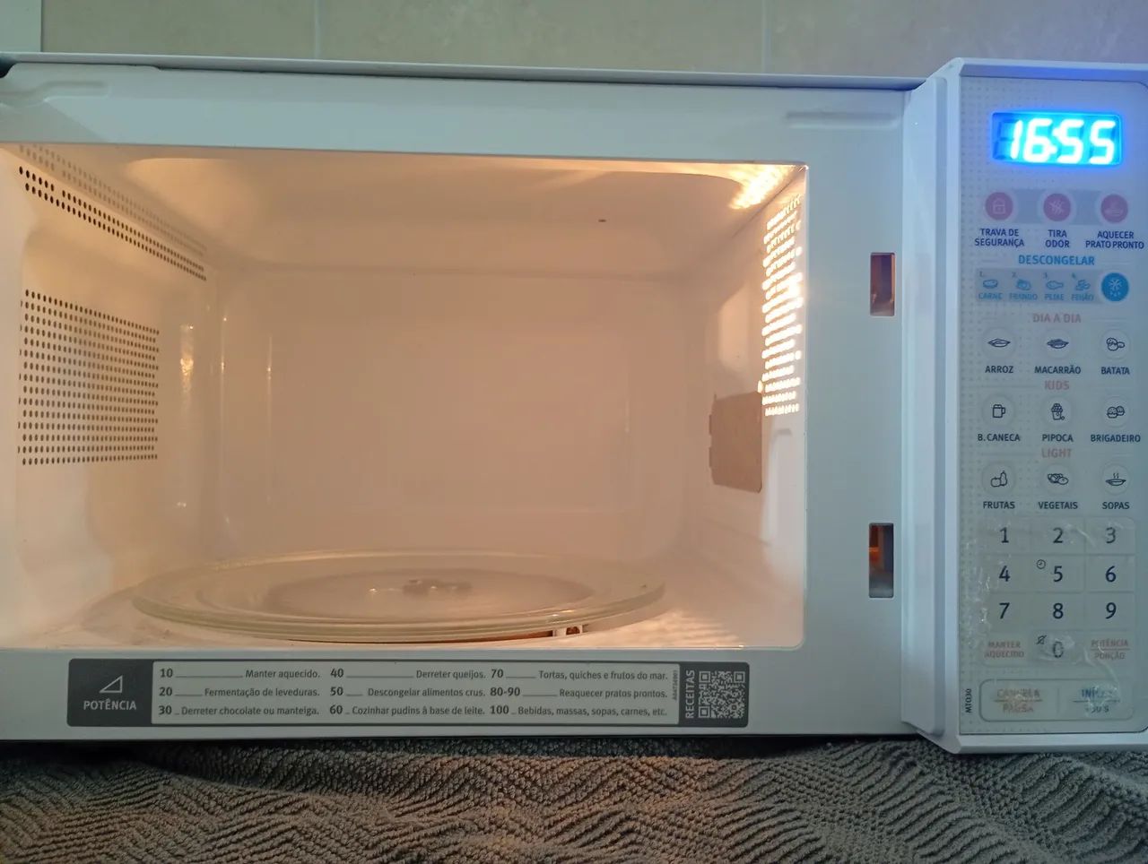 Microondas Eletrolux 20 Litros Branco - Foto 3
