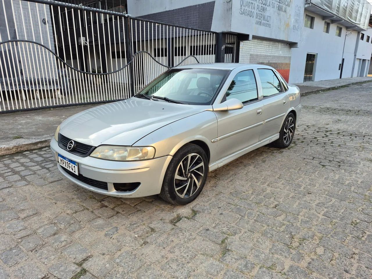 Chevrolet Vectra CD 2.2 16V / 2.0 16V Mec./aut. 2004