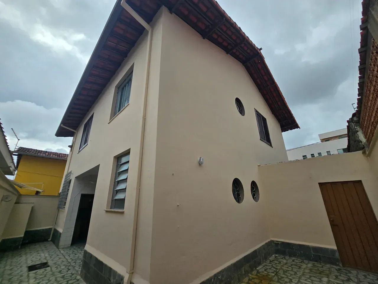Excelente Casa 5 quartos 3 salas Varanda - pertinho do EPA - Foto 3