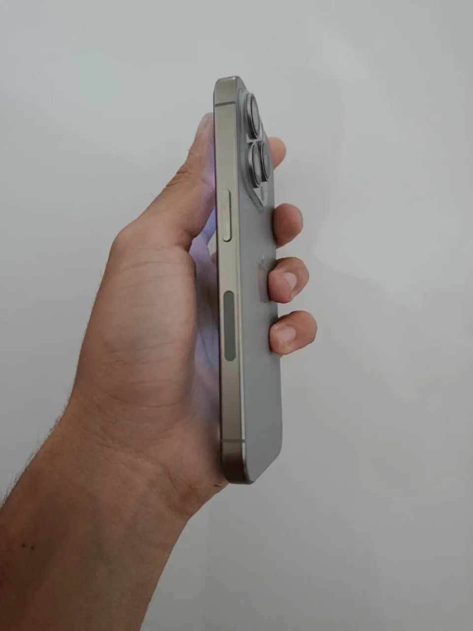 IPHONE 15 PRO  - Foto 4