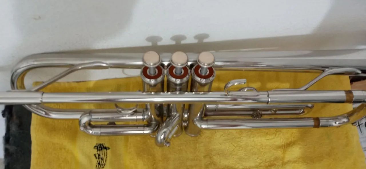 Trompete Yamaha YTR 1310 (vendo ou troco) - Foto 3