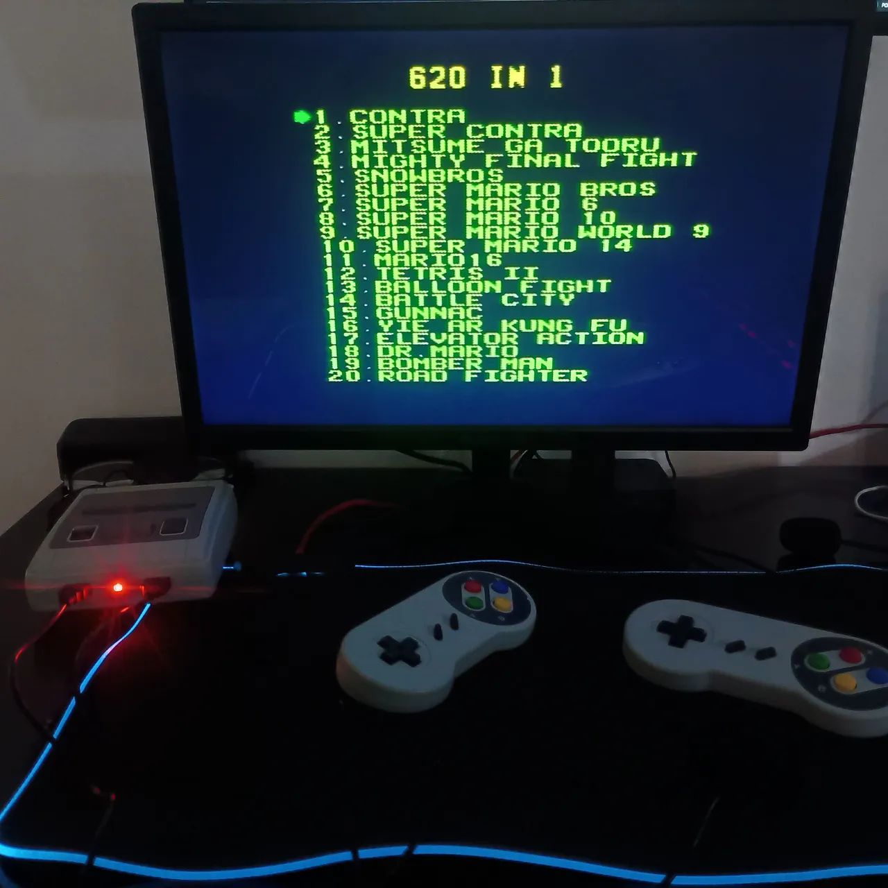 Monitor com videogame retrô 