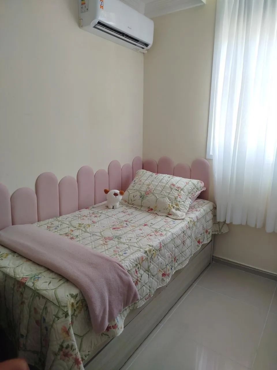 Cama solteiro com auxiliar e 4 gavetas