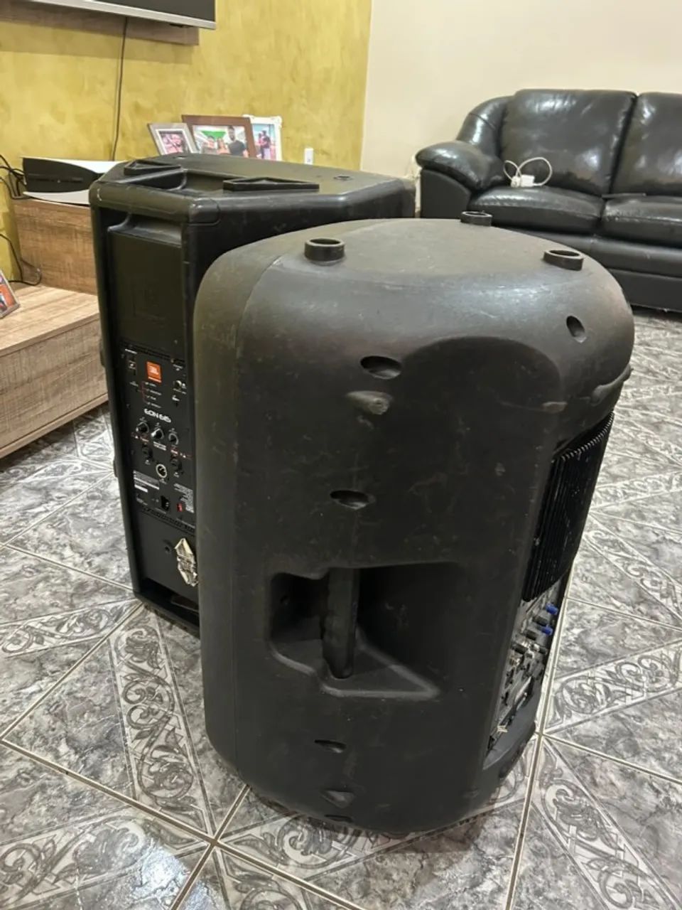 par de caixas de som profisional - JBL e Staner